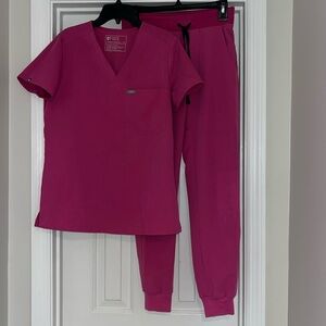 Pink Figs scrub jogger set